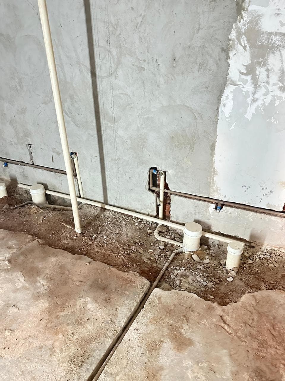 Rede hidráulica instalada antes do acabamento