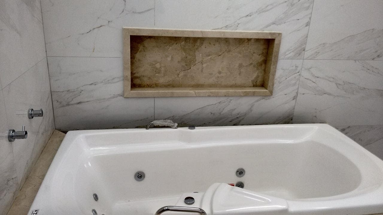 Bancada de granito instalada com acabamento de precisão