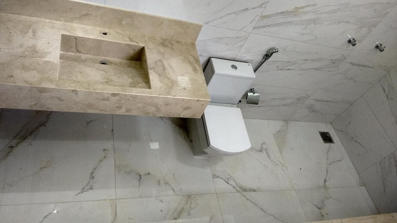 Bancada de granito instalada com acabamento de precisão