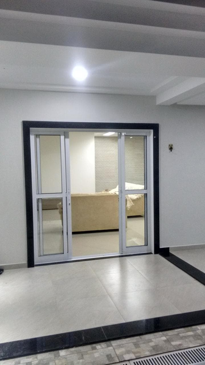 Espaço reformado com acabamento de alto padrão