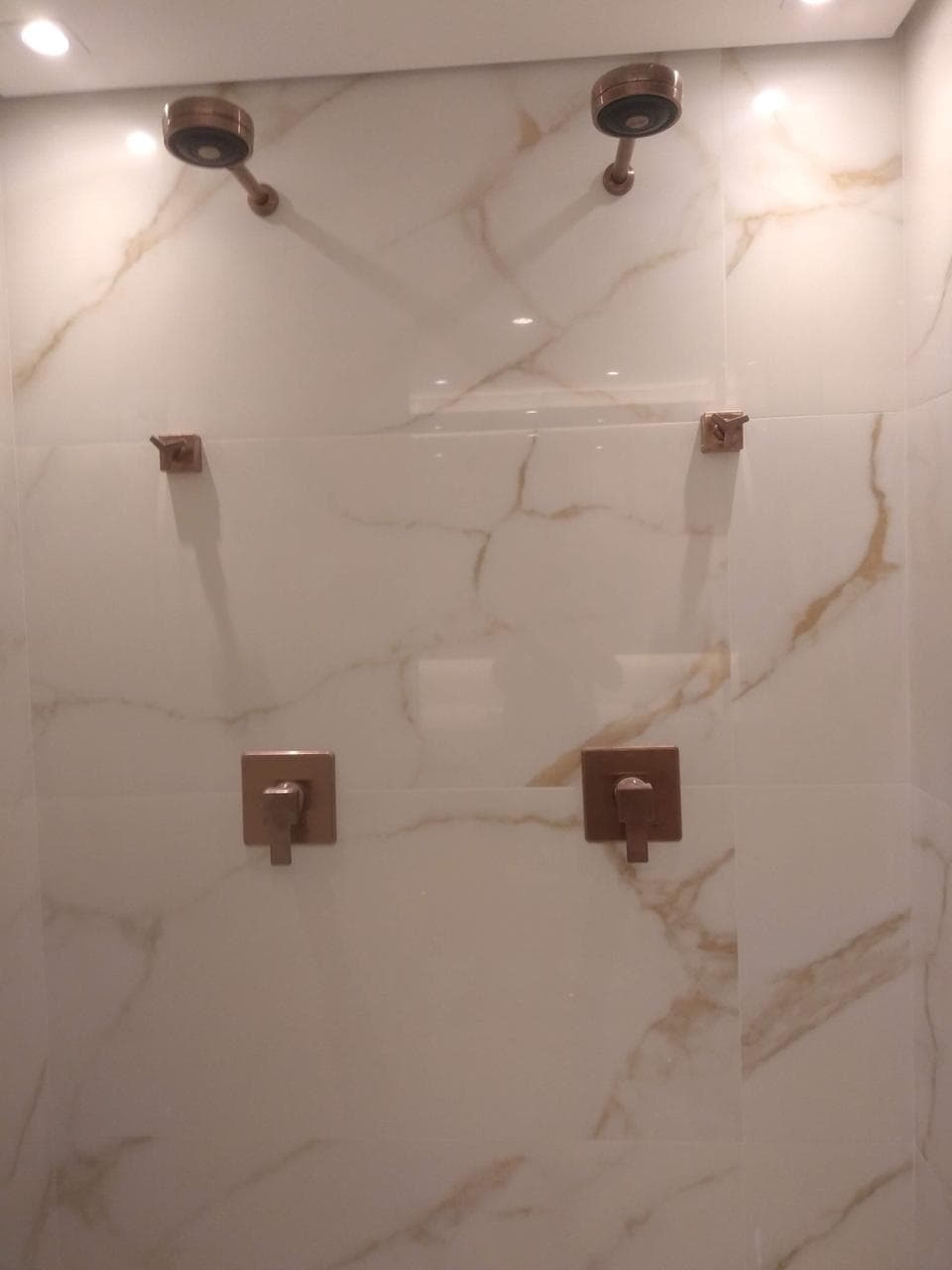 Detalhe de acabamento em obra residencial em Brasília