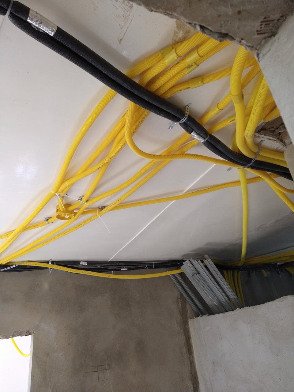 Instalação elétrica executada pela Gilberto Construtor em Brasília
