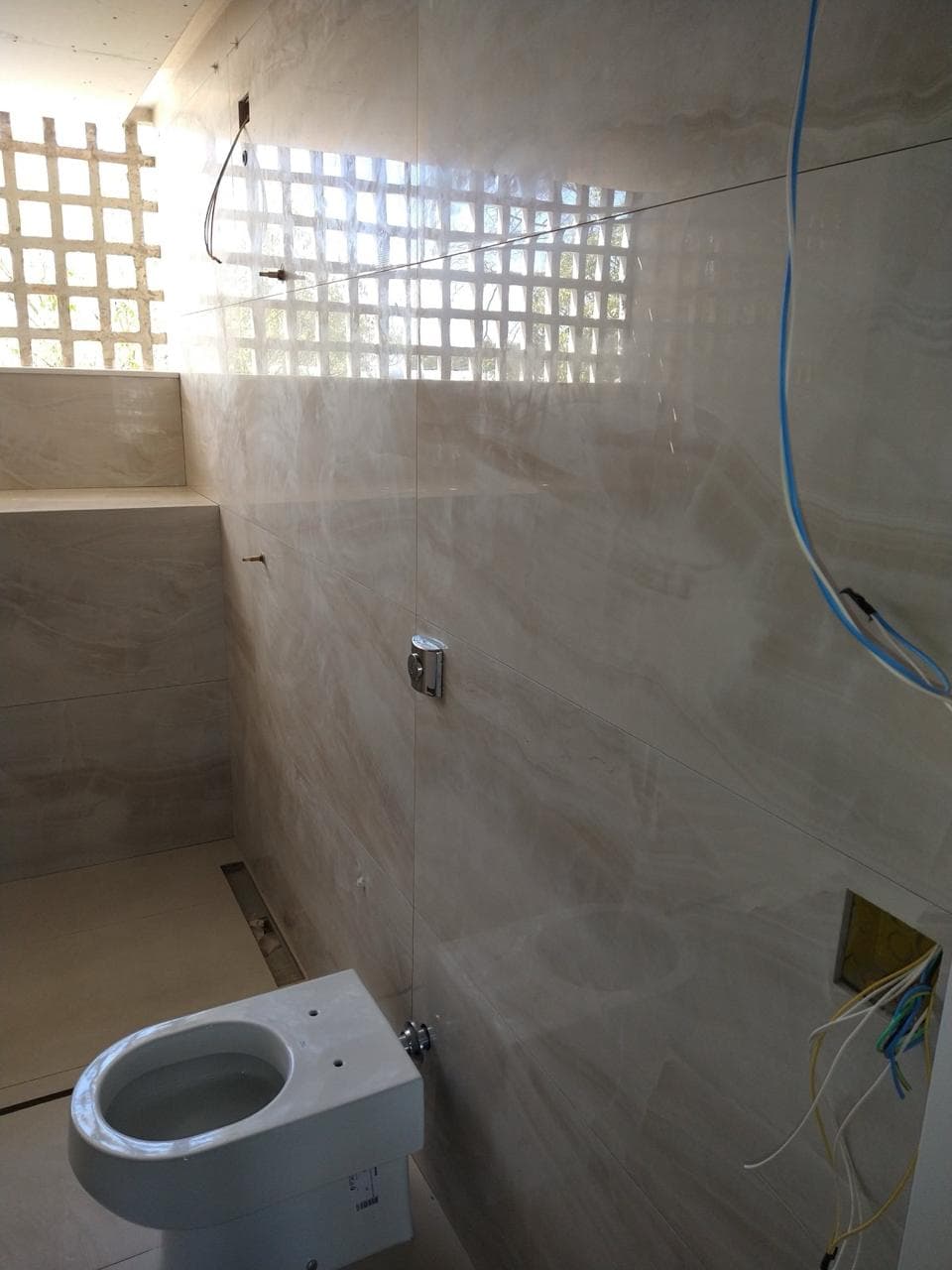 Revestimento e acabamento fino em fase final de obra