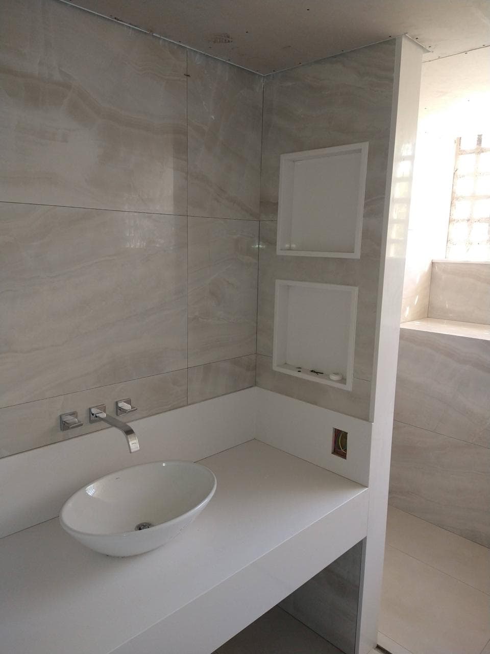Detalhe de acabamento em obra residencial em Brasília